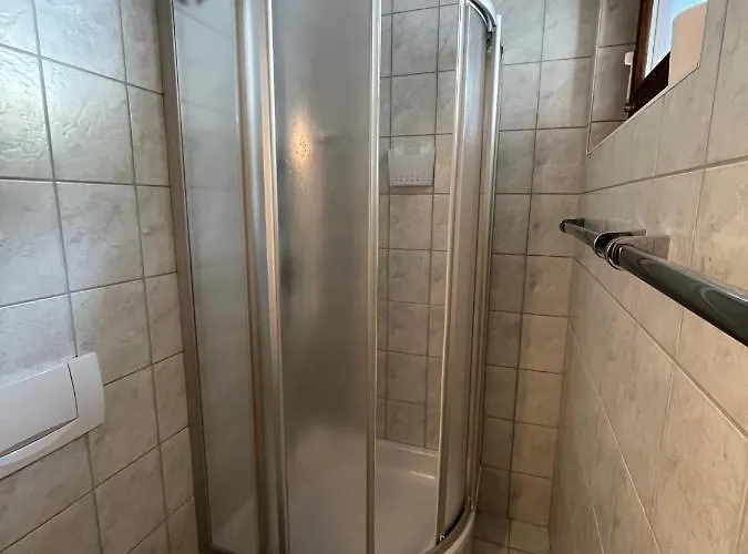 Апартаменти Und Therme 2 *